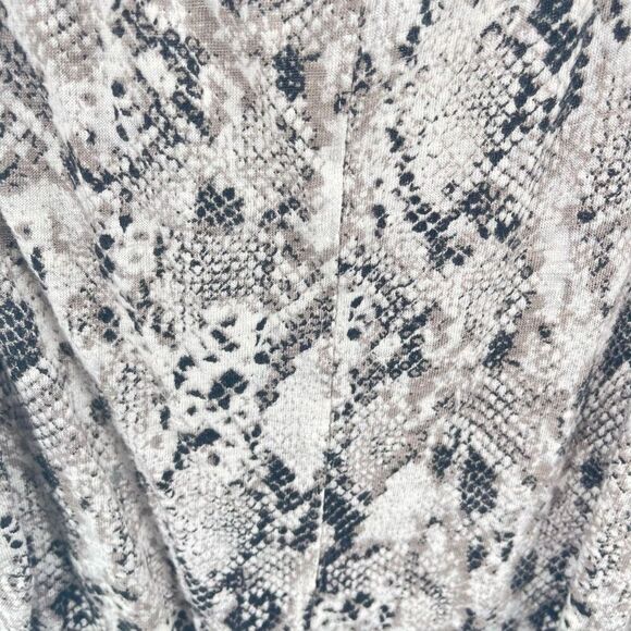 Sanctuary linen White Snake Print Scoop Neck Sleeveless Top Size S - Picture 7 of 10